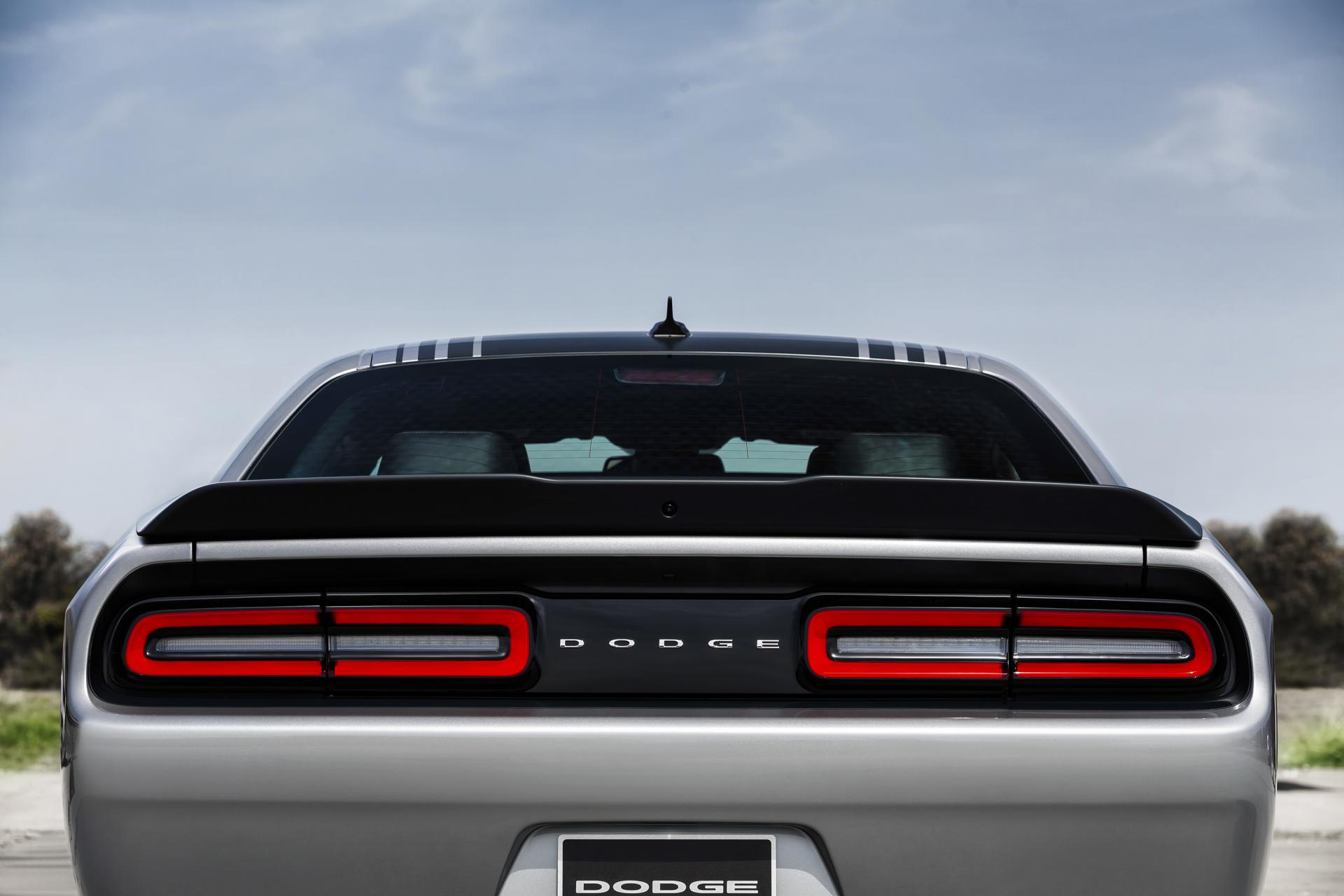 2015-Dodge-Challenger-Coupe-030 (1) Wallpaper